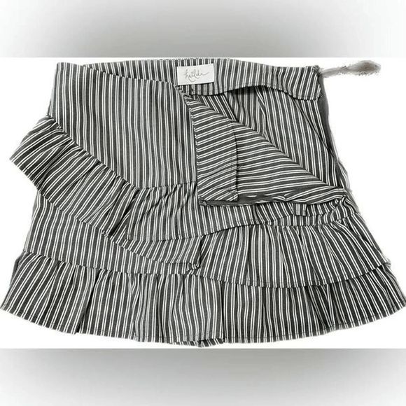 Skort - Picture 2 of 2